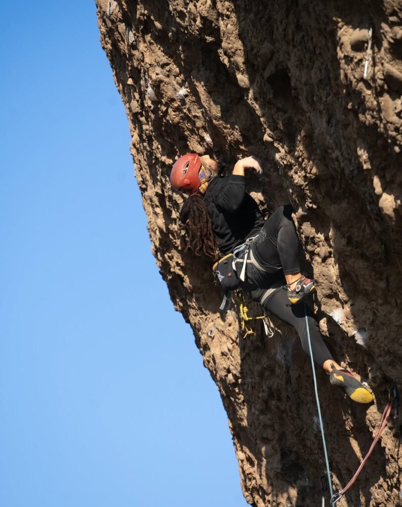 Escalada en roca por el día