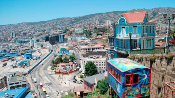Cerros y bahía porteña