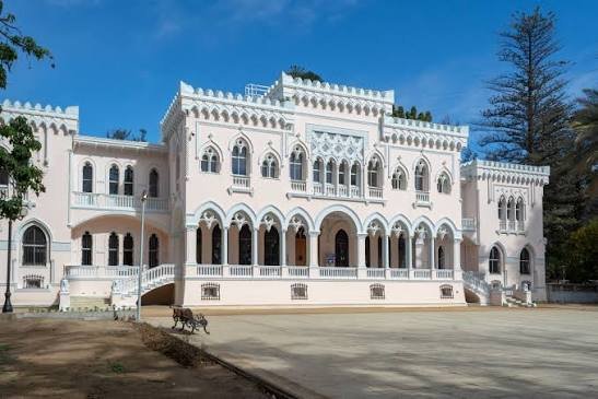 Tras los Pasos de la Aristocracia